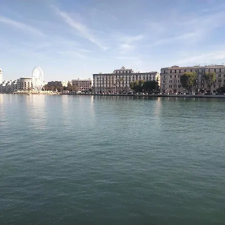 Aura Bari